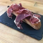 Tosta de jamón y ajo restregado